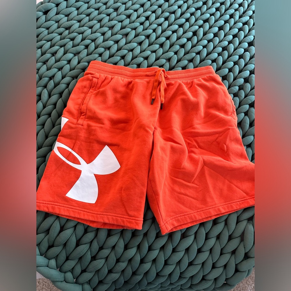 Under Armour orange sweat shorts XL